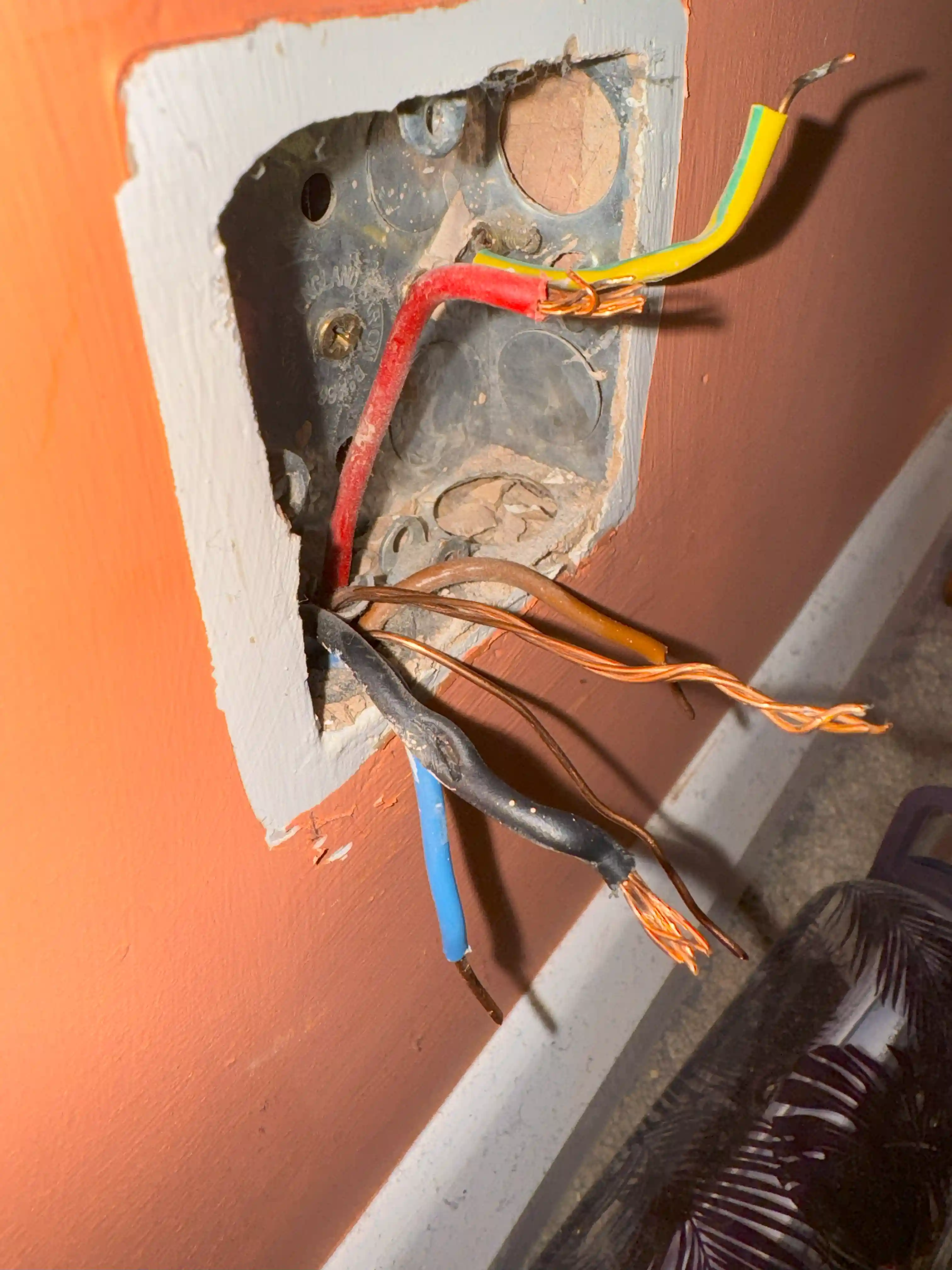 Electrician near Hull